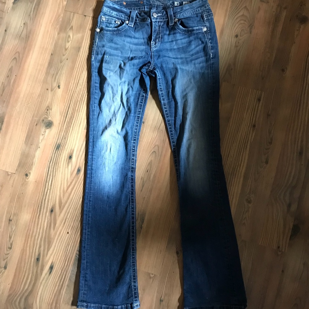 Size 28 Miss Me Jean - Picture 2 of 5